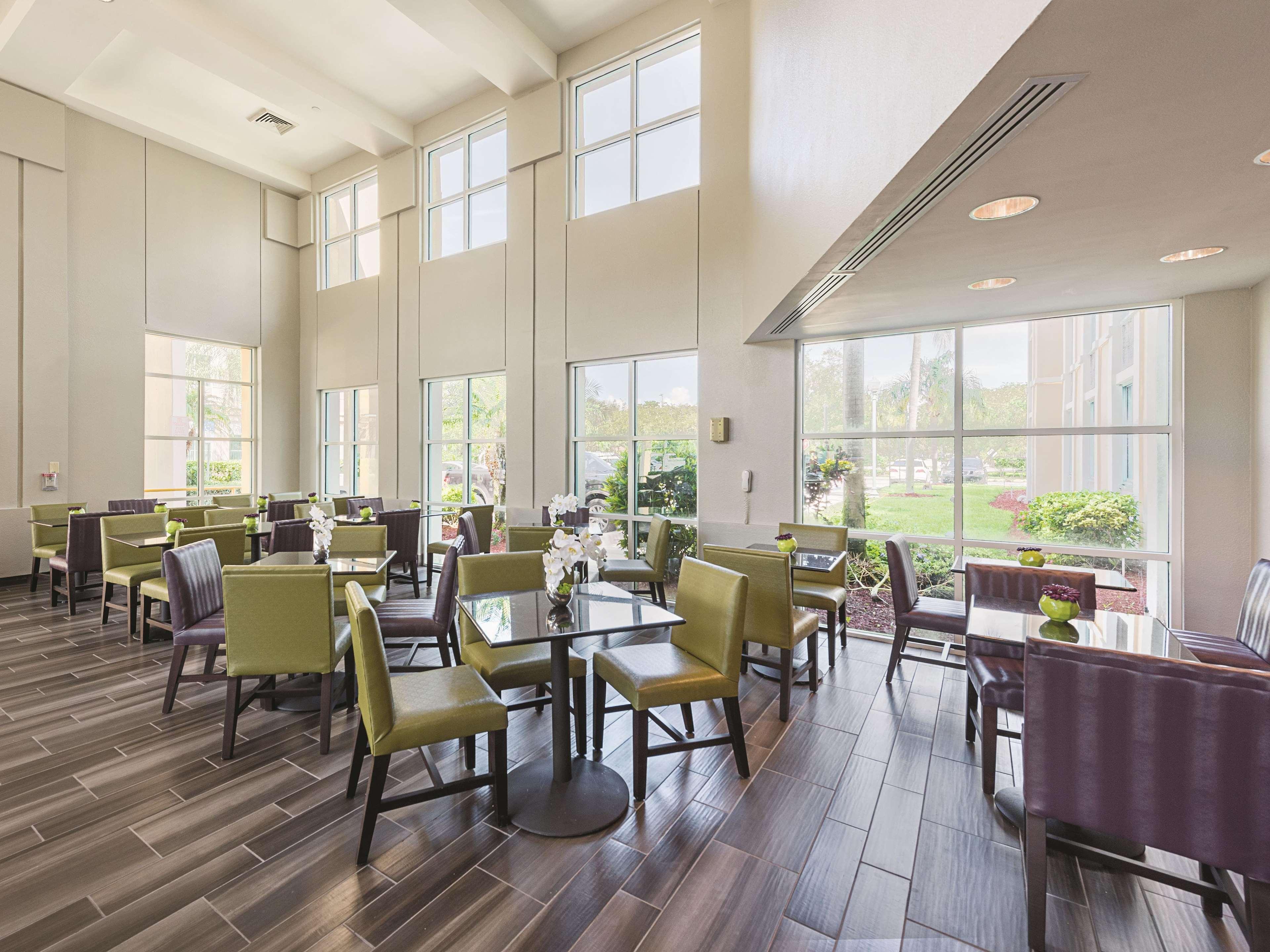 La Quinta By Wyndham Plantation At Sw 6Th St Hotel Ngoại thất bức ảnh